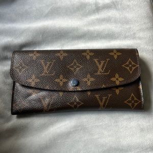 Louis Vuitton authentic long wallet